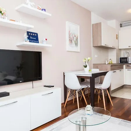 Beautiful New Bubli Appartement
