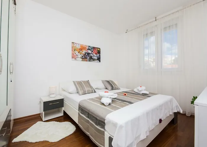 Beautiful New Apartment Bubli スプリト